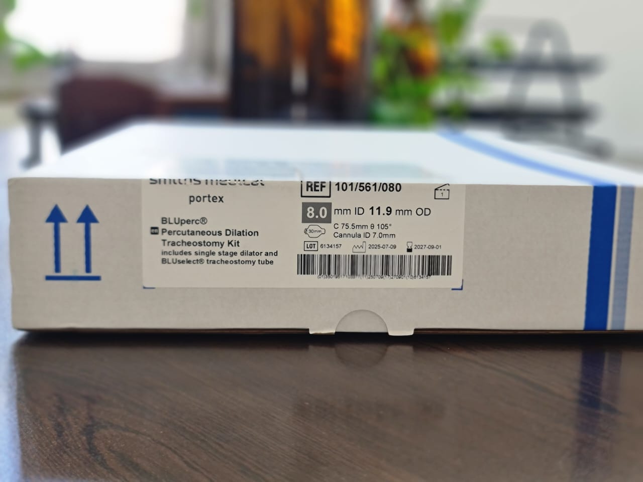  استریل و یکبار مصرف ست کامل جهت تعبیه راه هوایی از طریق نای در بخش مراقبت های ویژه استفاده میشود 