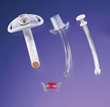  تراکیوستومی دو جداره بدون کاف سوراخ دار شایلی سایز 6 وسیله ایست جهت شستشو و ساکشن راحت تراکیوستومی بیمار و نیز قابلیت صحبت کردن در بیماران هوشیار با استفاده از درپوش DCP  که داخل هر ست موجود می باشد.ساخت مکزیک و تحت لیسانس برند کوادین می باشد.قطر داخلی یا ID  6.4 میلیمتر و قطر خارجی  یا OD آن 10.8 میلیمتر میباشد.